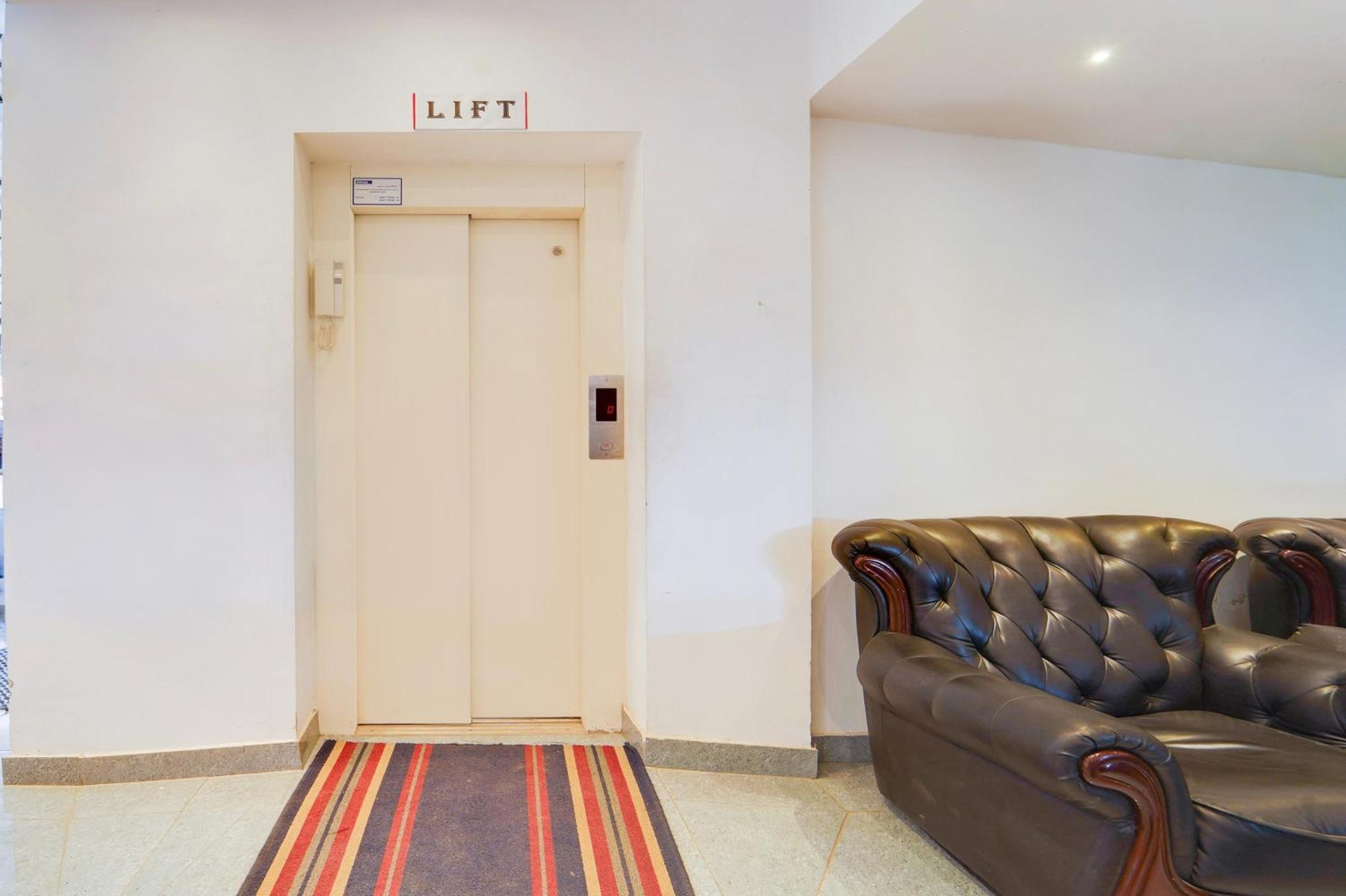 Super Hotel O Vazhakkala Коччи Экстерьер фото